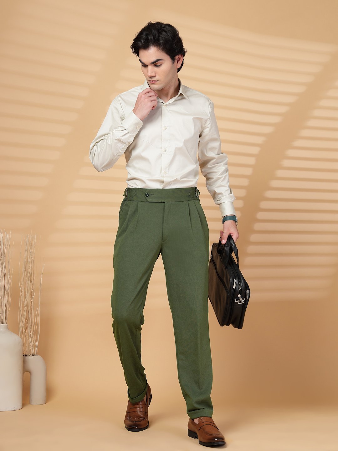 Olive Lycra Cotton Comfort-Fit Solid Regular Formal Trouser
