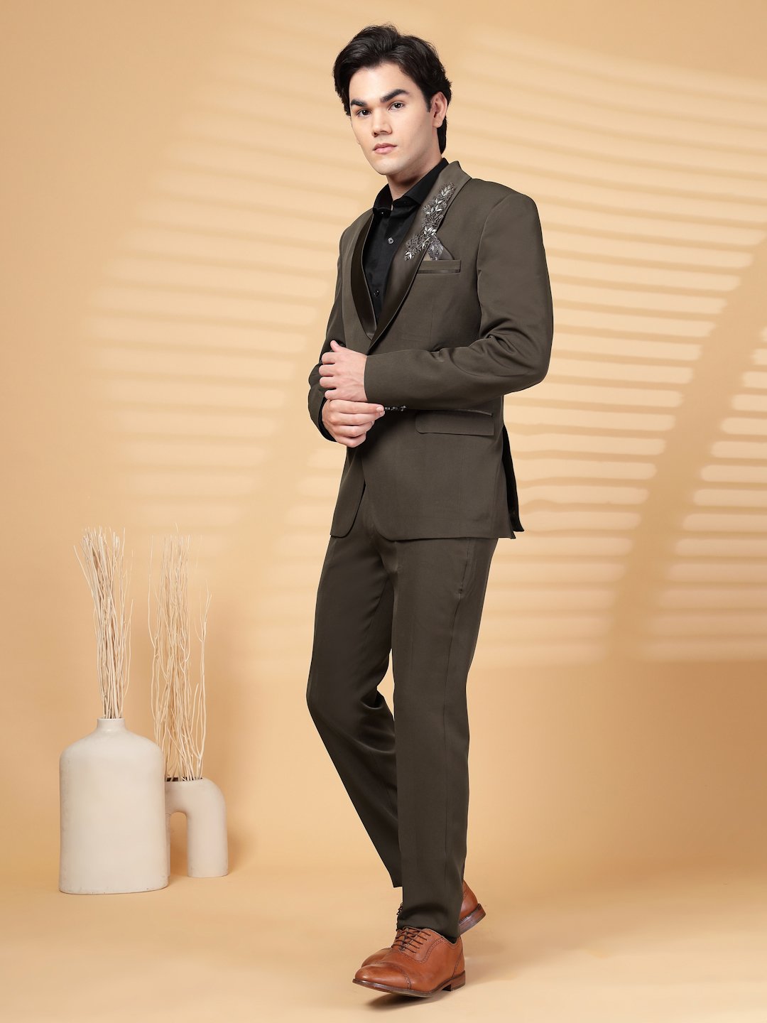 Brown Solid Embroidery Single-Breasted Two-Piece Party Suit