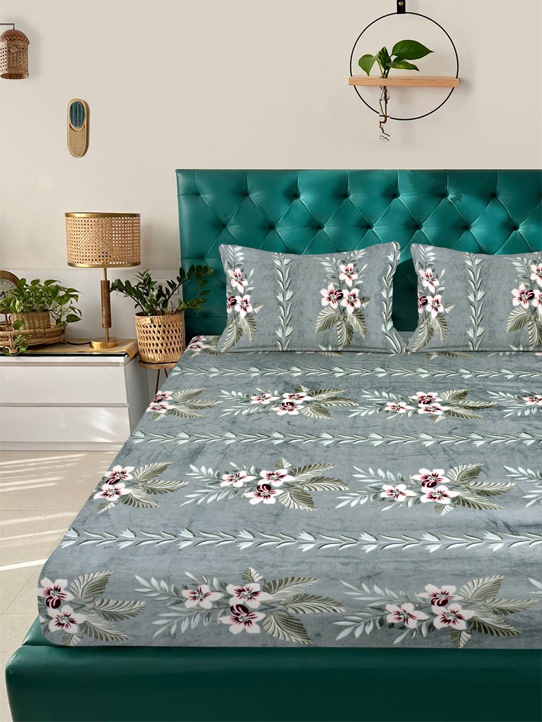 Green Floral Fitted Woolen Fitted Double Bedsheet with 2 Pillow Covers