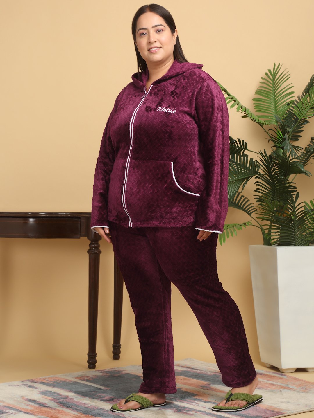 Women Maroon Solid Hooded Woolen Night Suit