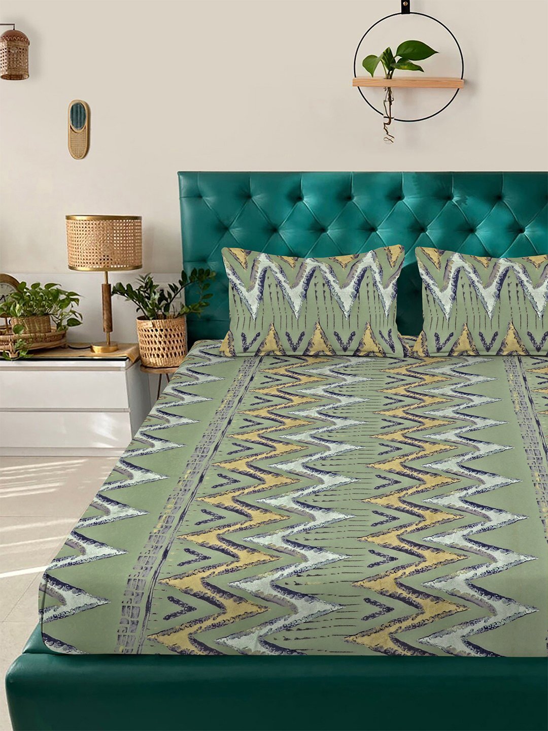 Green Geometric 300 TC Cotton Blend Double Bedsheet in Book Fold Packing