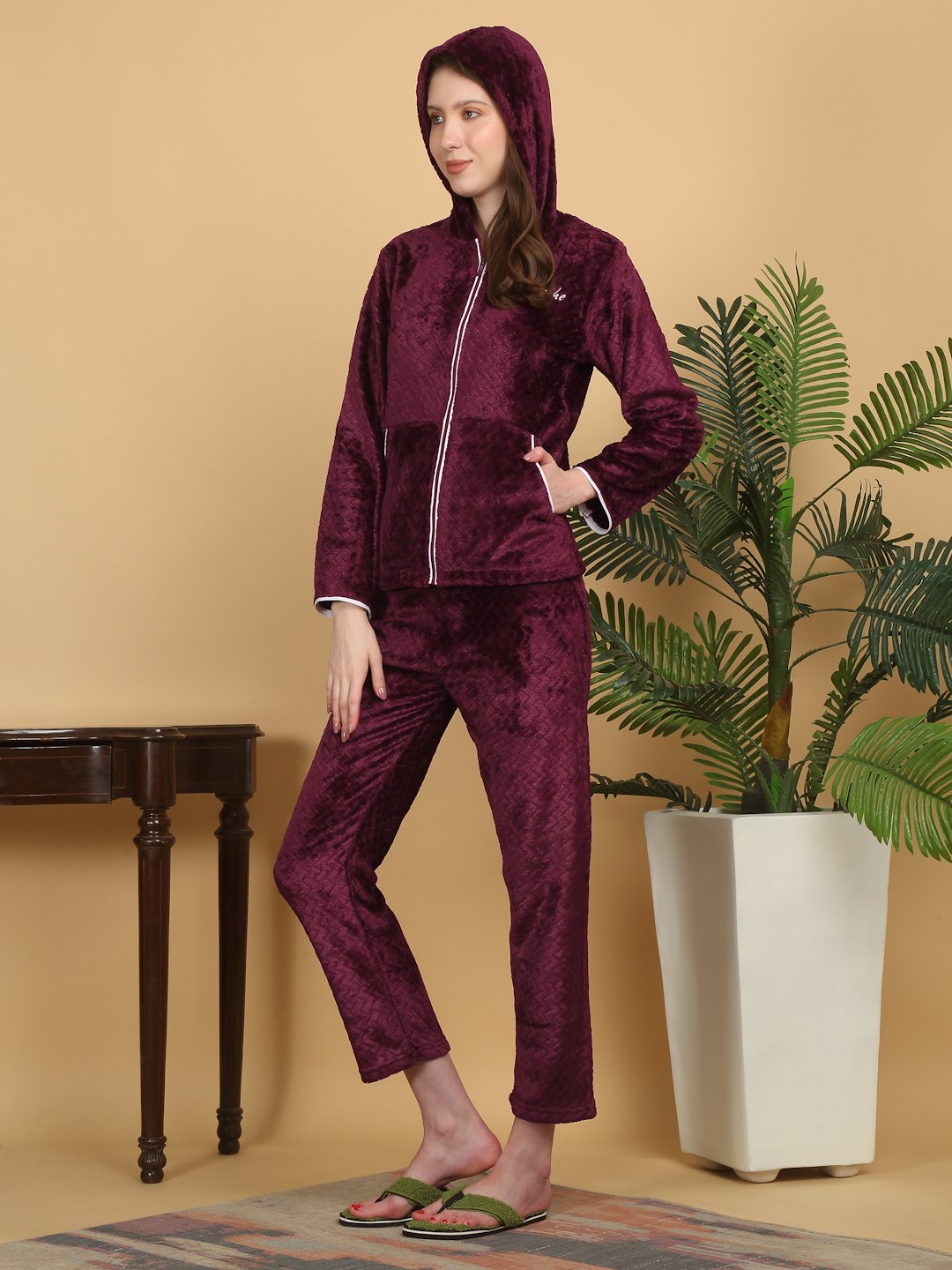 Women Maroon Solid Hooded Woolen Night Suit