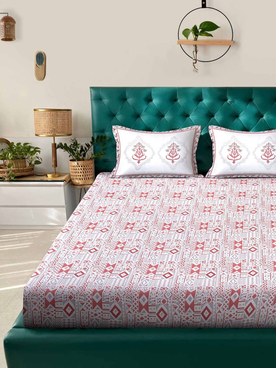 Red Geometric 400 TC Pure Cotton Super King Double Bedsheet with 2 Pillow Covers