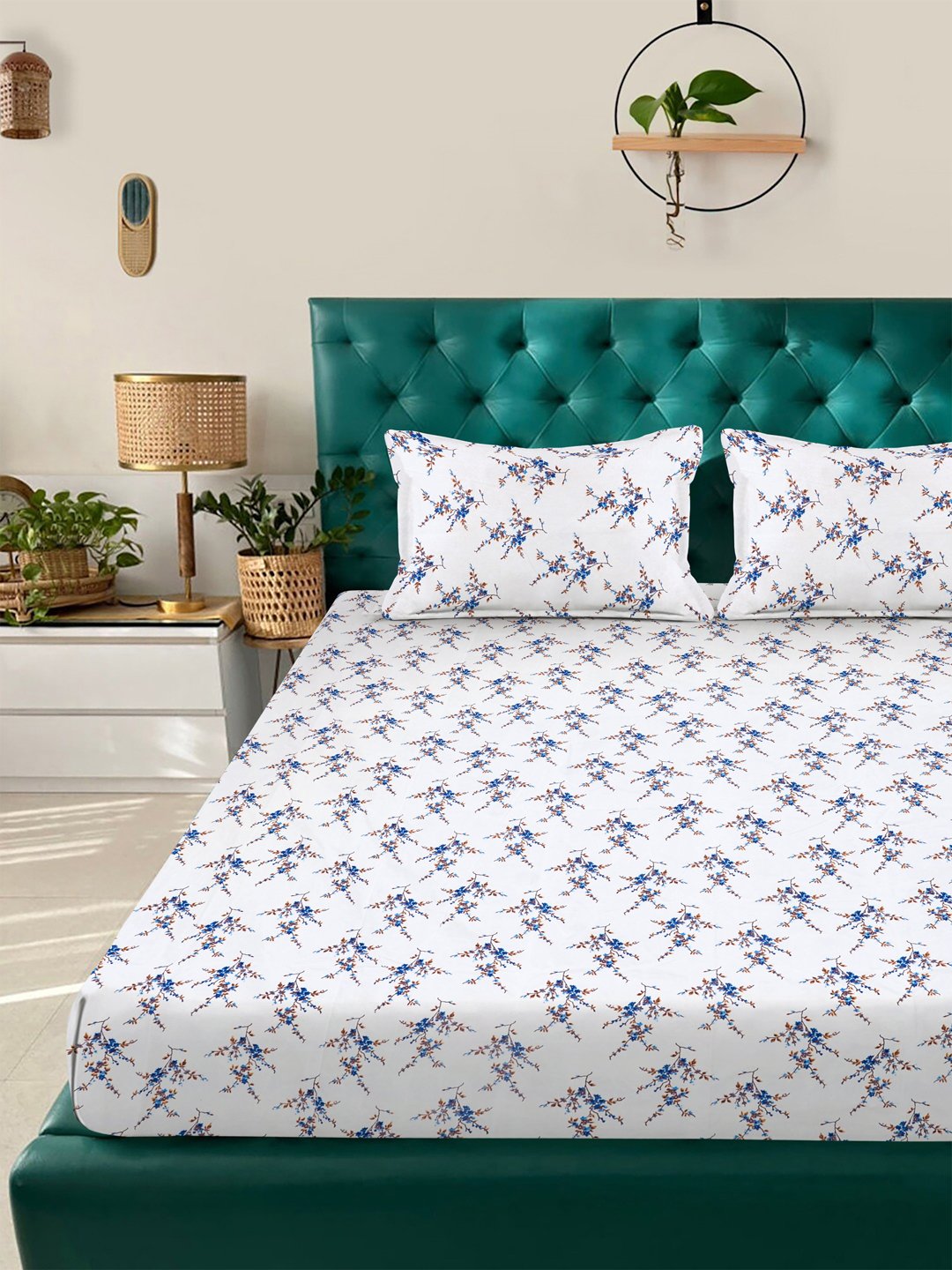 White Floral 300 TC Cotton Blend Fitted Double Bedsheet in Book Fold Packing