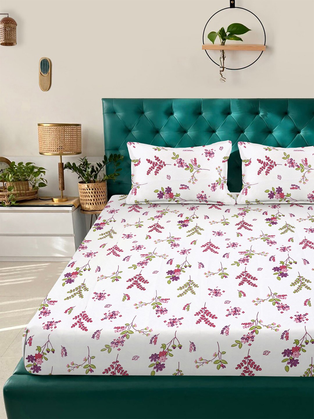White Floral 300 TC Cotton Blend Double Bedsheet in Book Fold Packing
