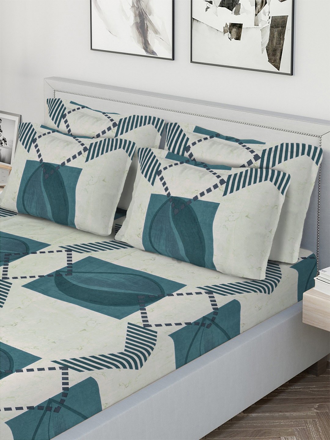 Multi Geometric 300 TC Cotton Blend Double Bedsheet with 4 Pillow Covers
