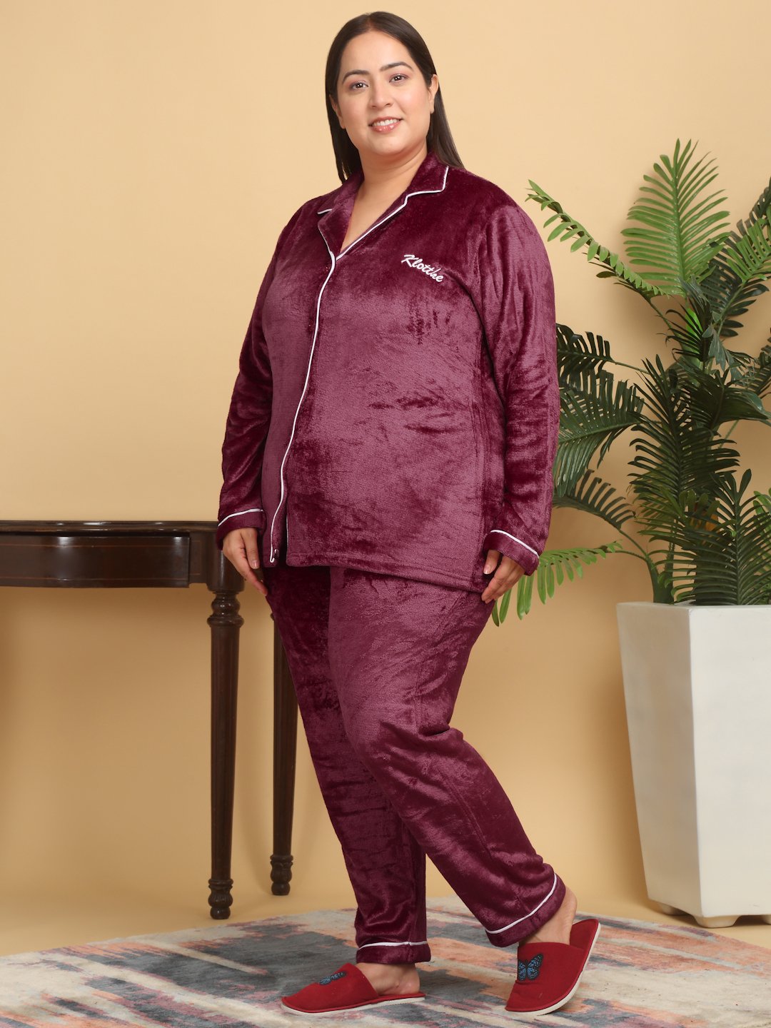 Women Maroon Solid Plus Size Woolen Night Suit