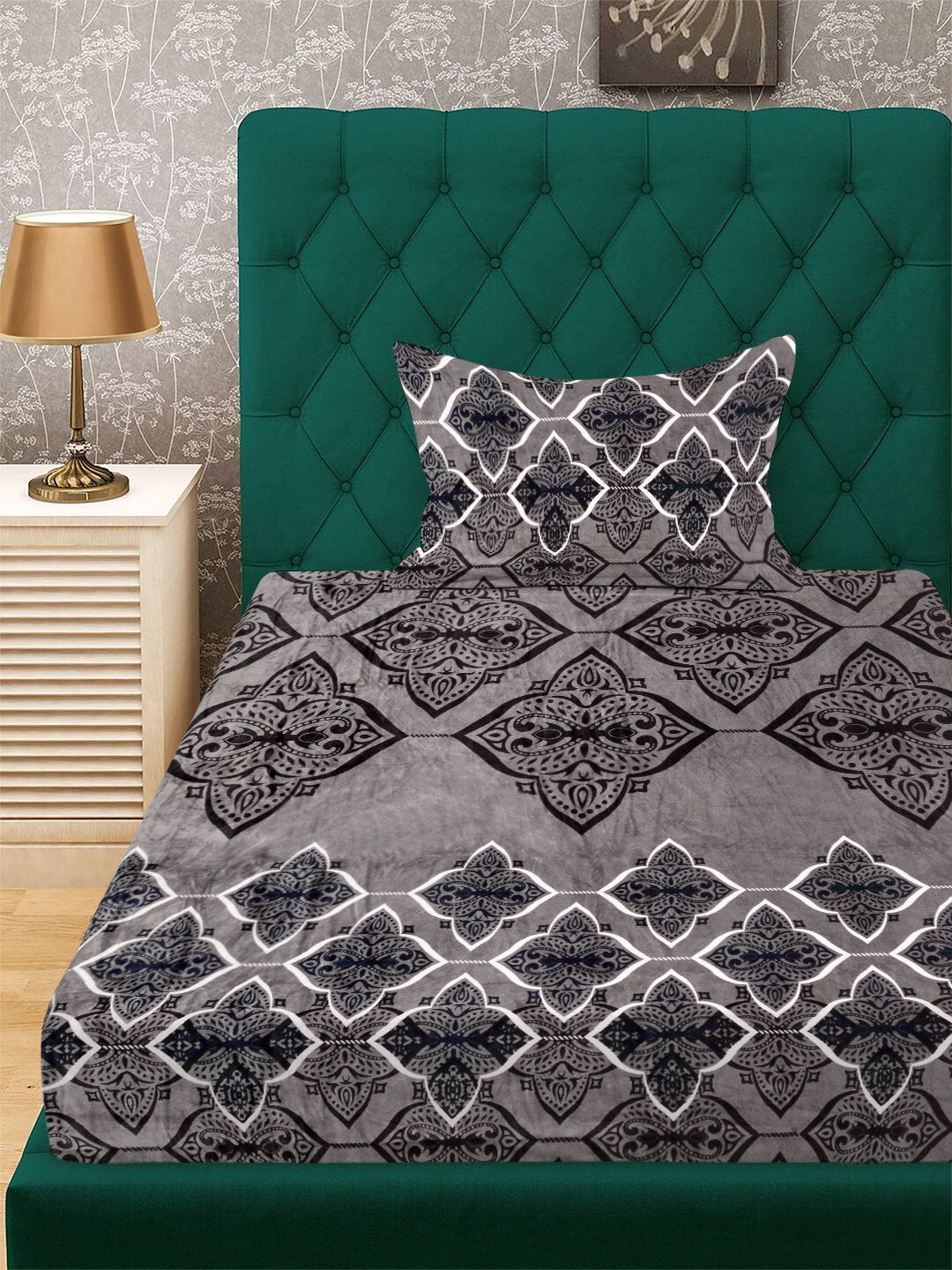 Brown Geometric Woolen Single Bedsheet with Pillow Cover