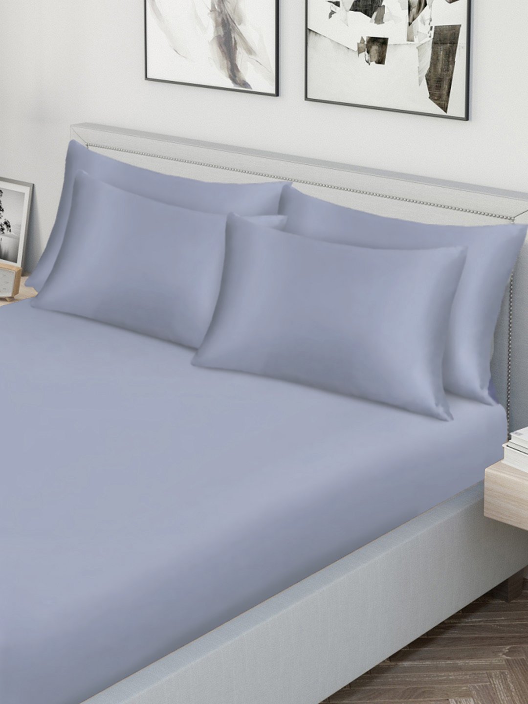 Lavender Solid 300 TC Cotton Blend Double Bedsheet with 4 Pillow Covers