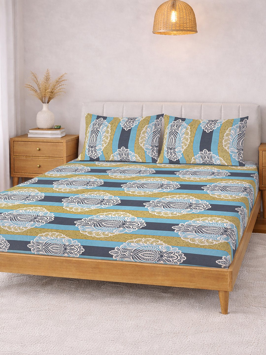 Multi Floral Fitted Fitted Cotton Blend Double Bedsheet with 2 Pillow Covers