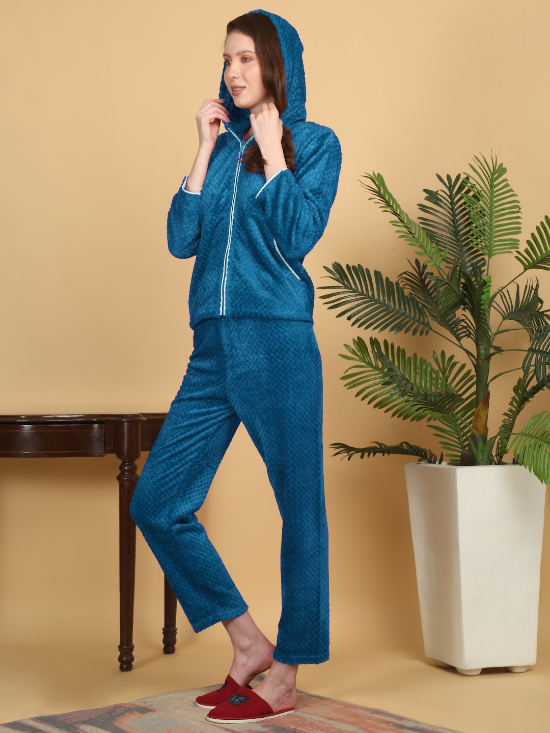 Women Blue Solid Hooded Woolen Night Suit