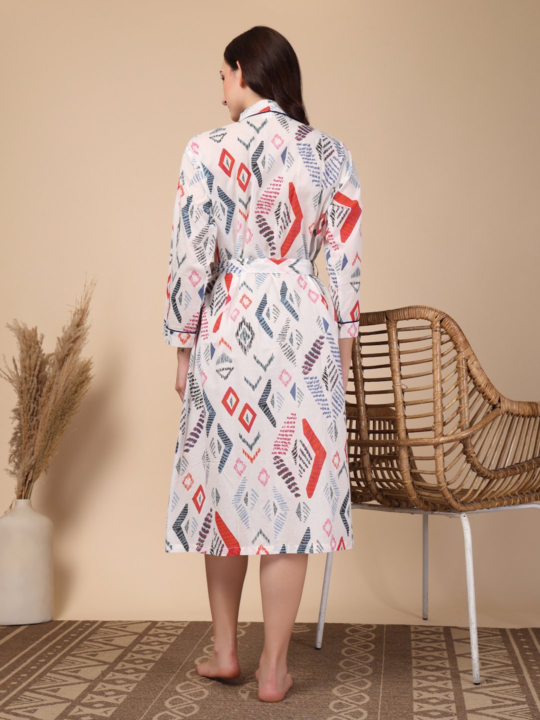 Women Printed White Abstract Pure Cotton Bath Robe With Belt