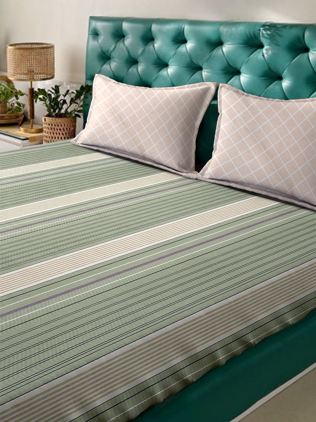 Green Striped 300 TC Cotton Blend Fitted Double Bedsheet in Book Fold Packing