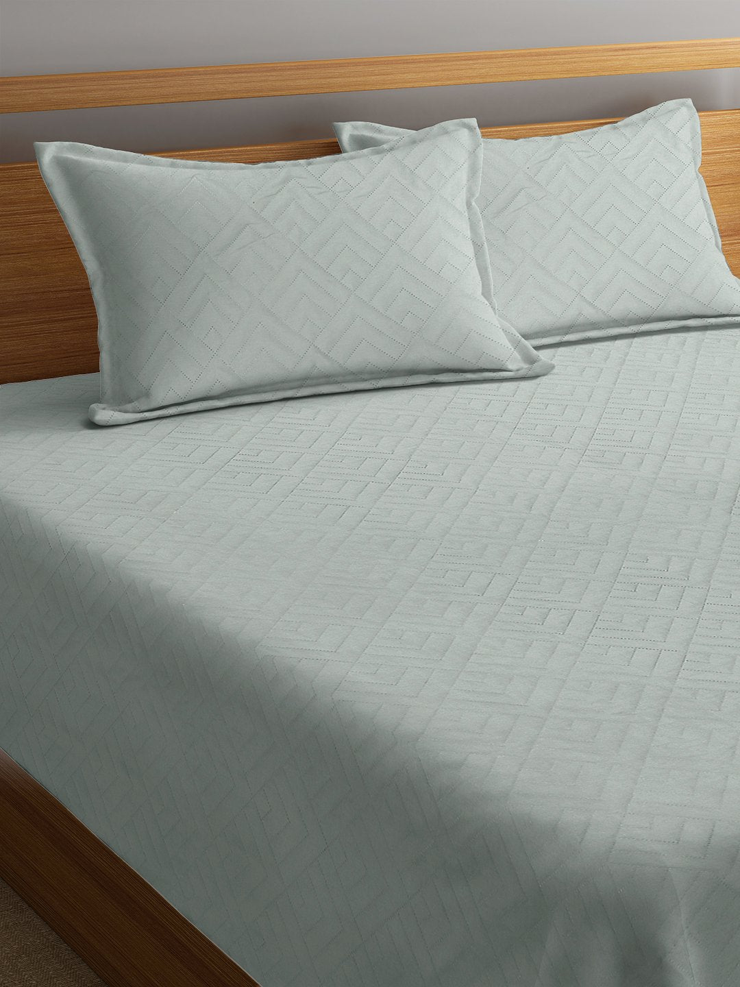 LightGreen Geometric King Size Micro Fiber Filling Double Bedcover with 2 Pillow covers