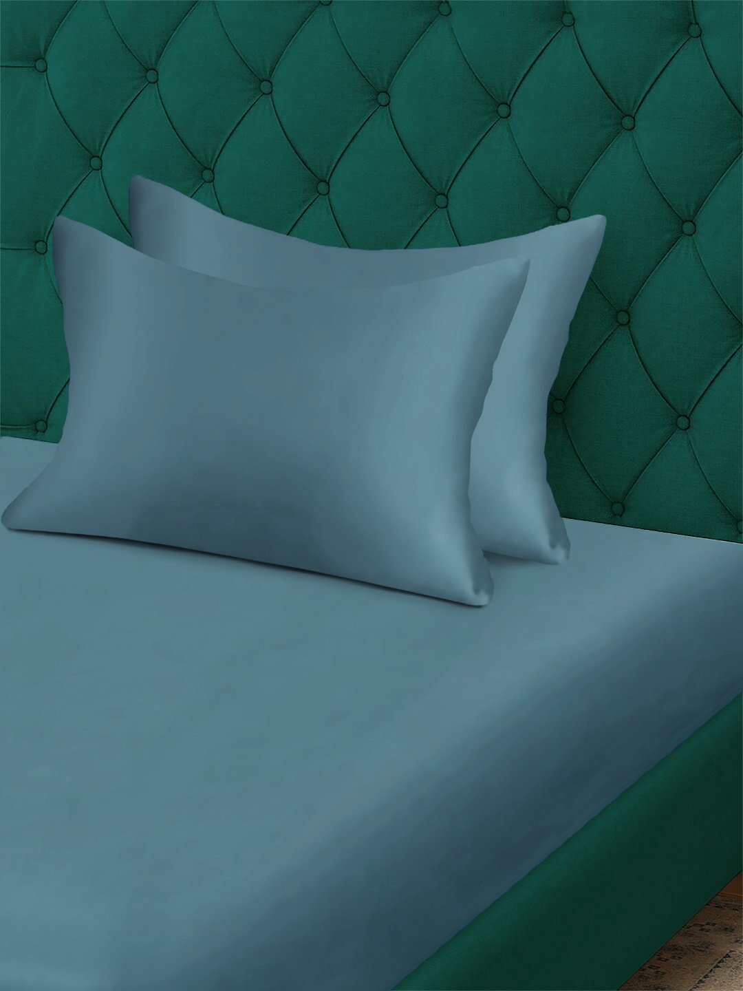 Turquoise Solid 300 TC Cotton Blend Single Bedsheet with 2 Pillow Covers