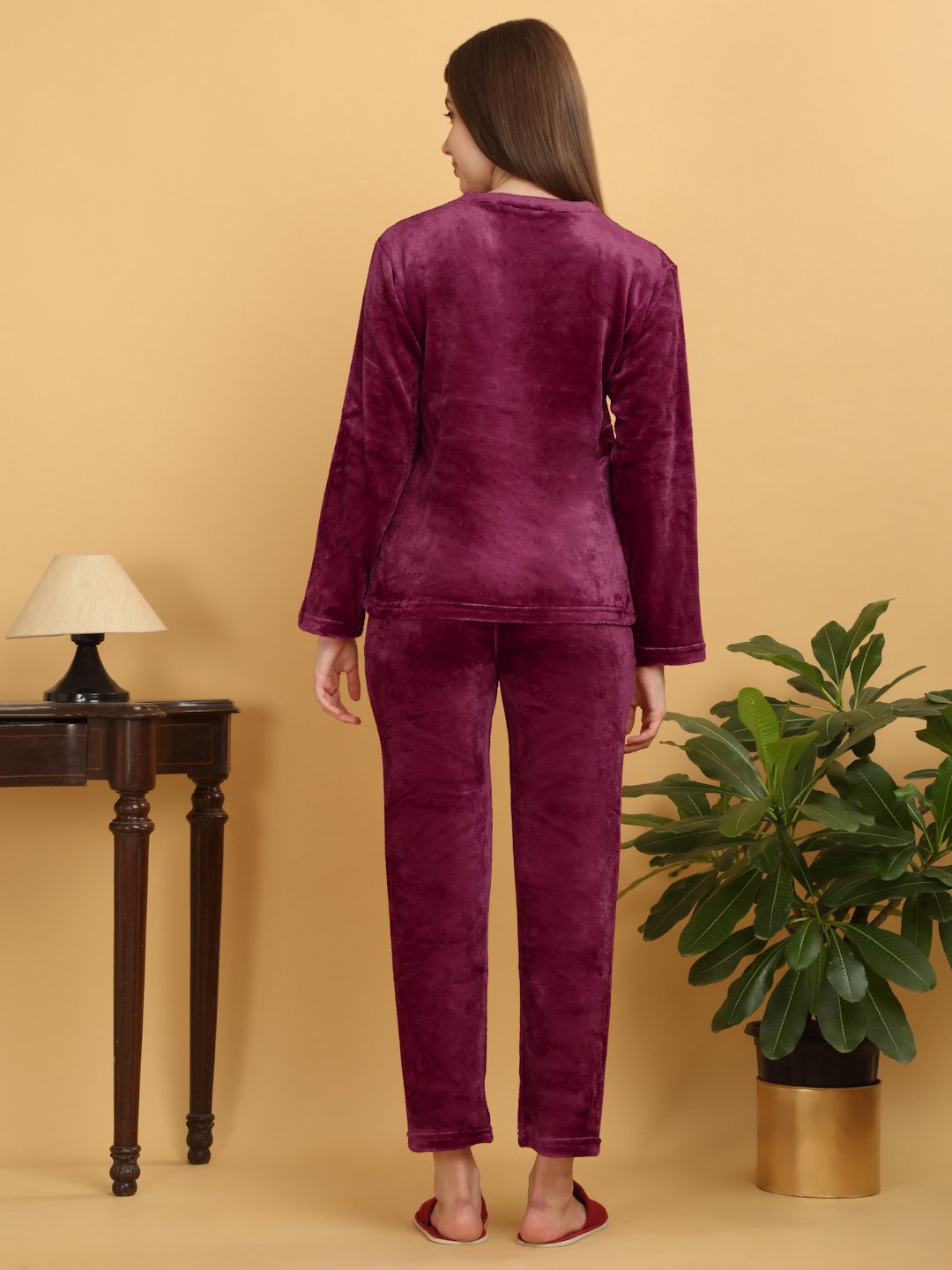Klotthe Women Maroon Solid Woolen Night Suit