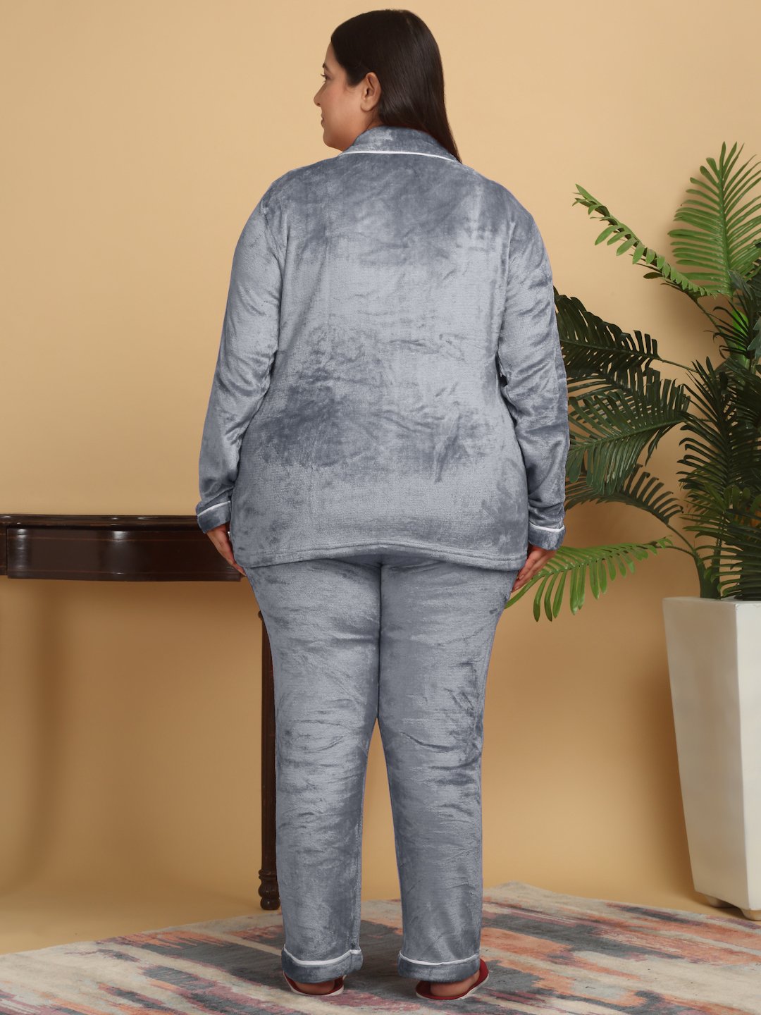 Women Grey Solid Plus Size Woolen Night Suit