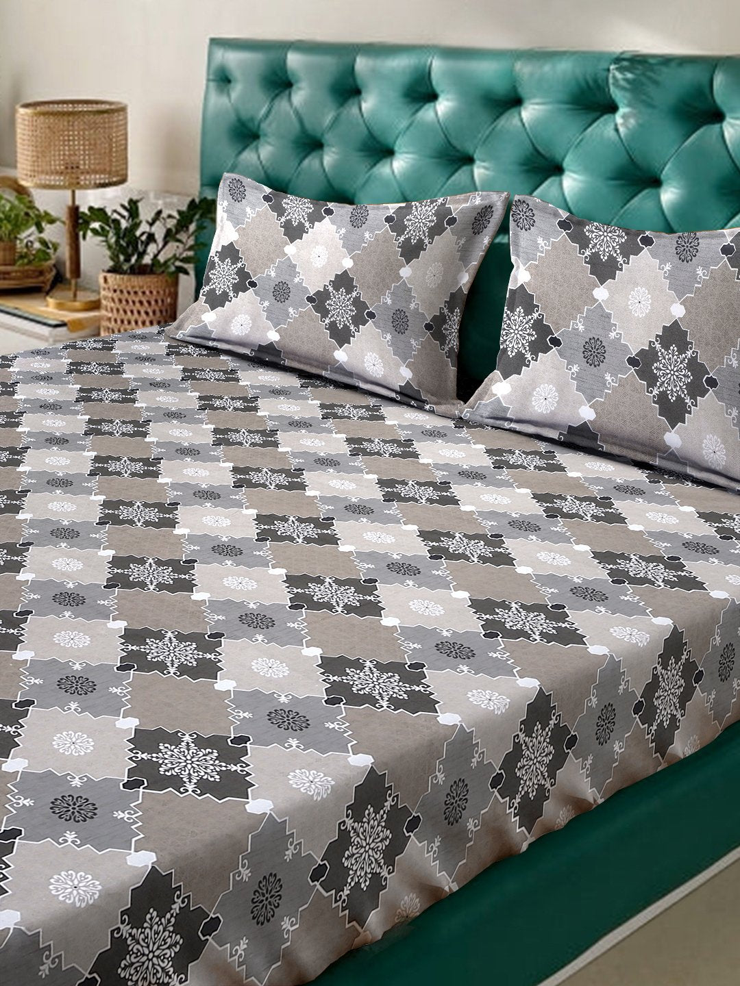 Grey Geometric 400 TC Pure Cotton Double Bedsheet with 2 Pillow Covers