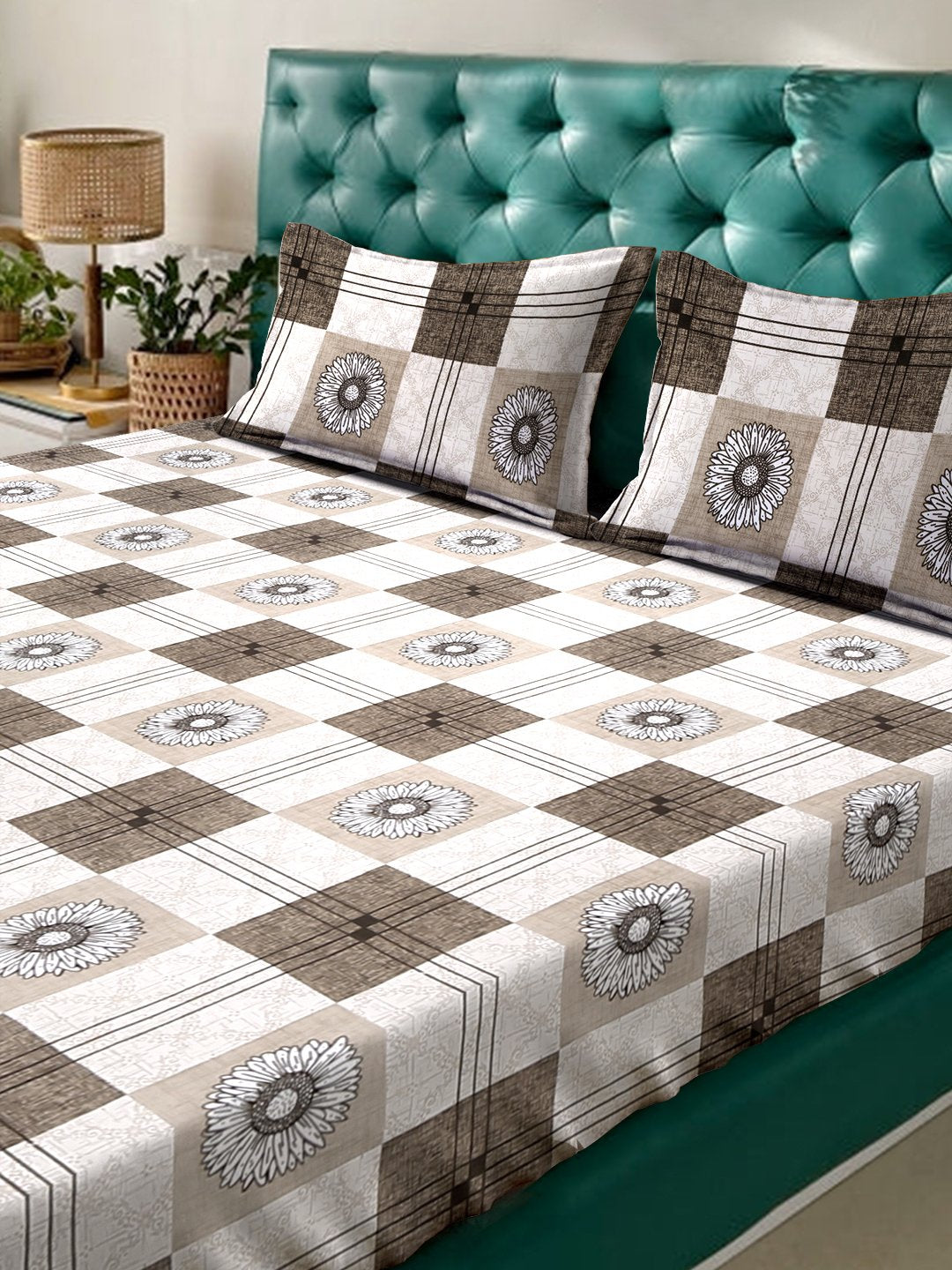 Brown Geometric 300 TC Cotton Blend Double Bedsheet with 2 Pillow Covers