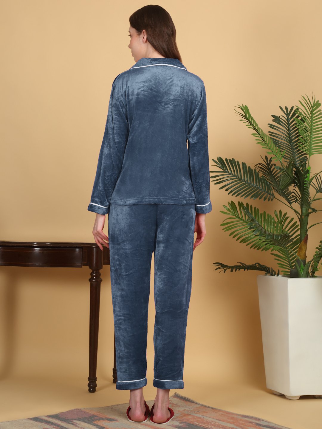 Klotthe Women Turquoise Solid Woolen Night Suit