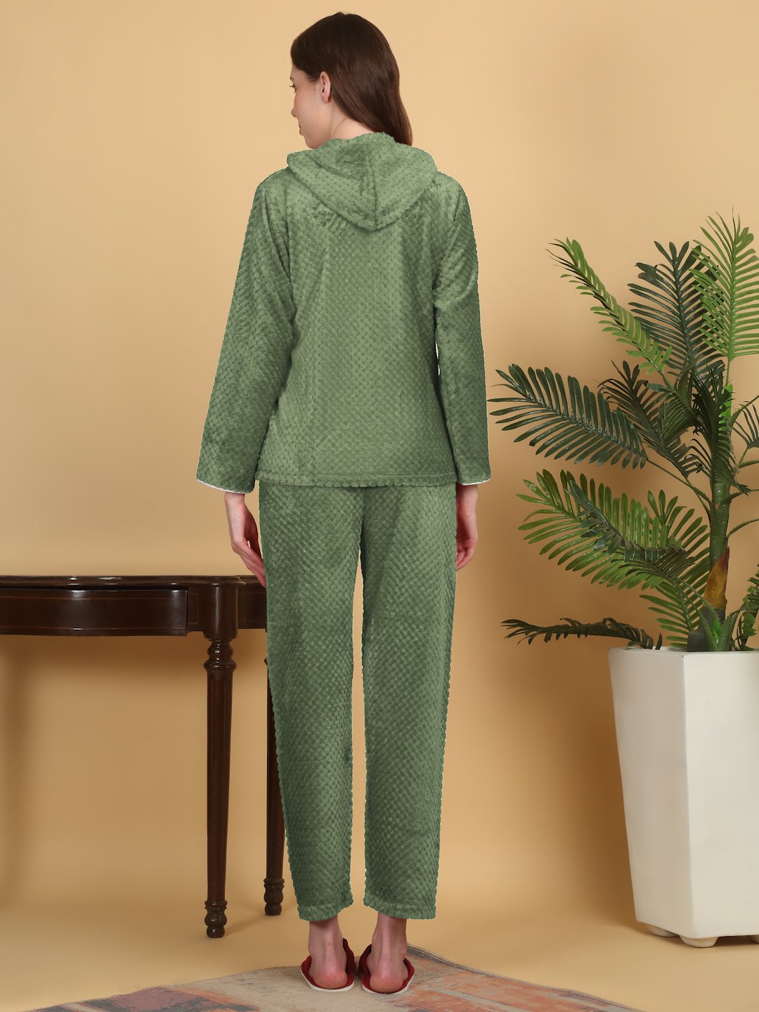 Women Green Solid Hooded Woolen Night Suit