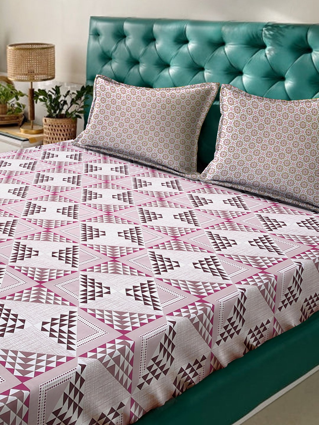 Pink Geometric 400 TC Pure Cotton Fitted Double Bedsheet with 2 Pillow Covers