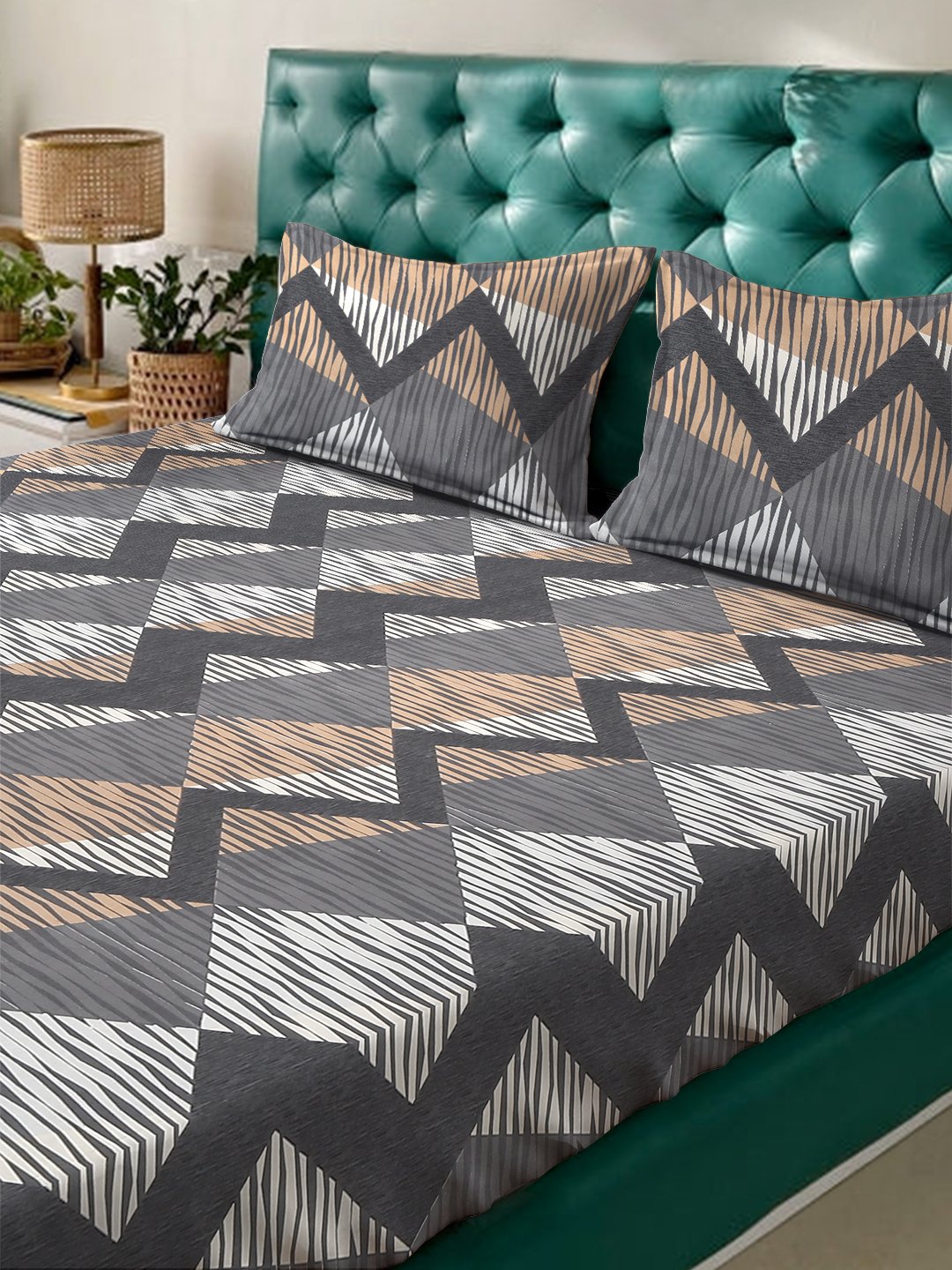 Grey Geometric  300 TC Cotton Blend Fitted Double Bedsheet with 2 Pillow Covers