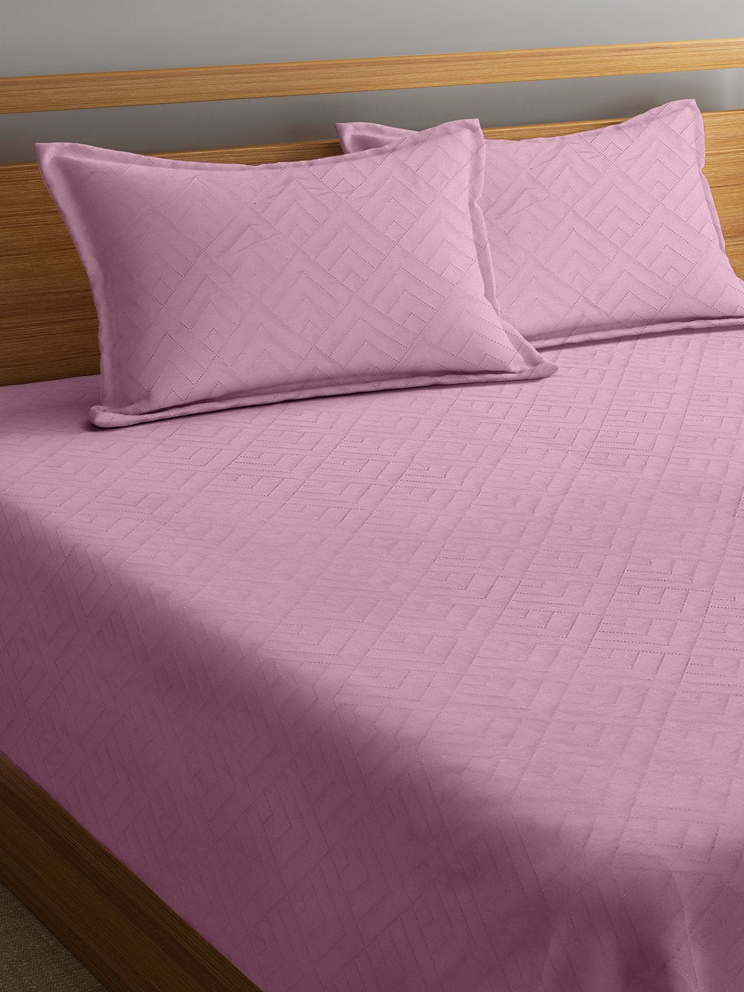 Pink Geometric King Size Micro Fiber Filling Double Bedcover with 2 Pillow covers