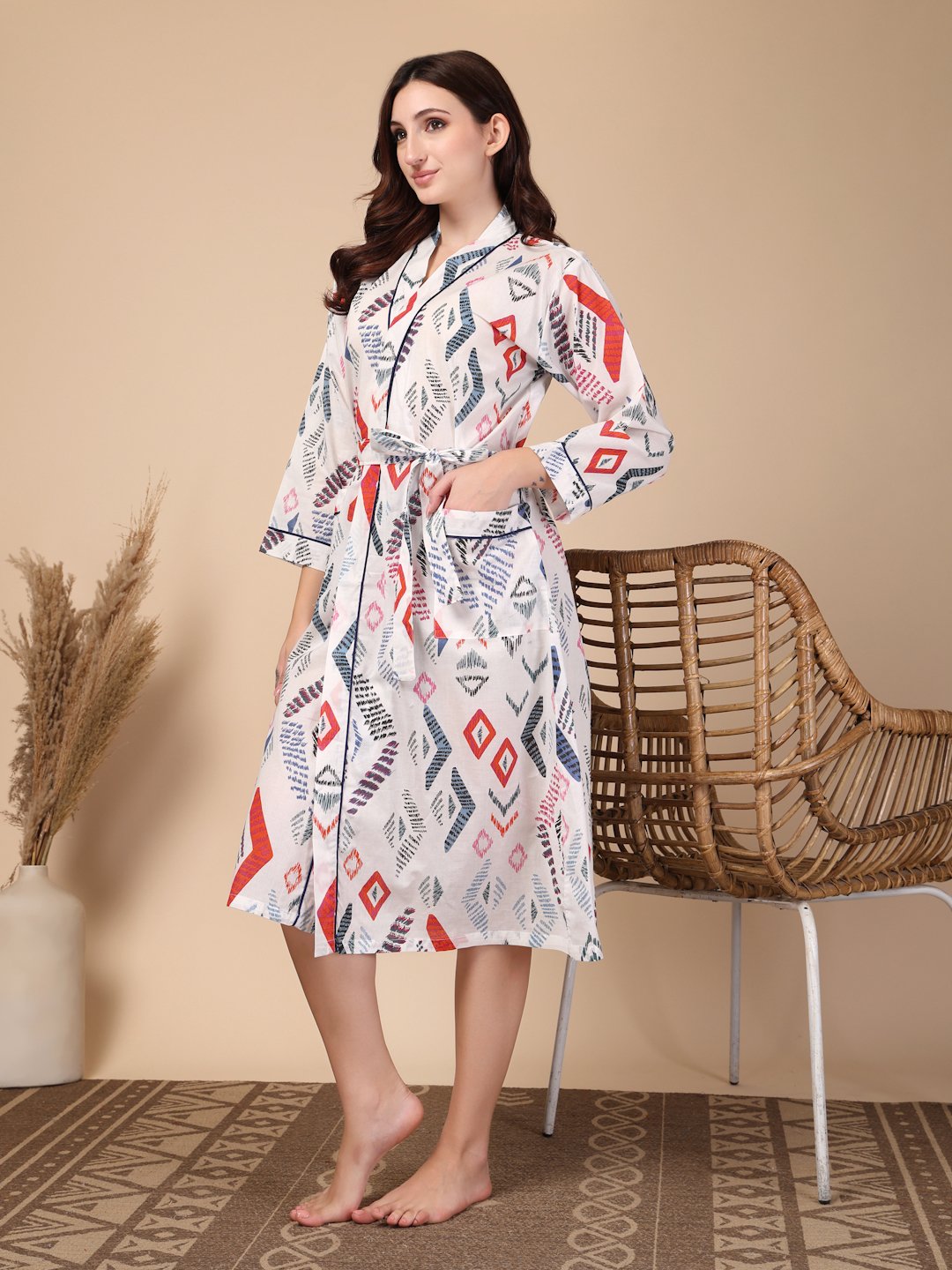 Women Printed White Abstract Pure Cotton Bath Robe With Belt