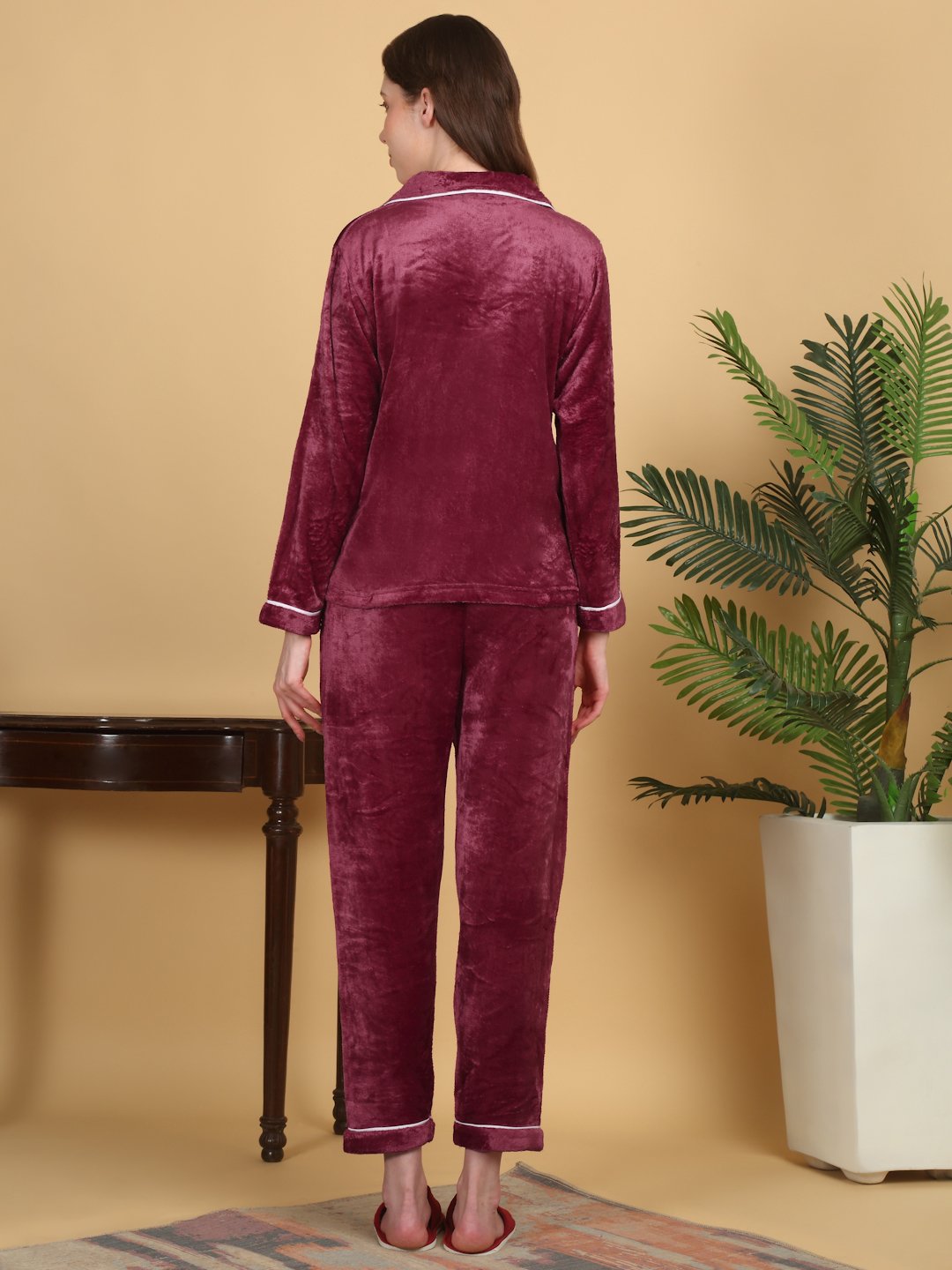 Klotthe Women Maroon Solid Woolen Night Suit