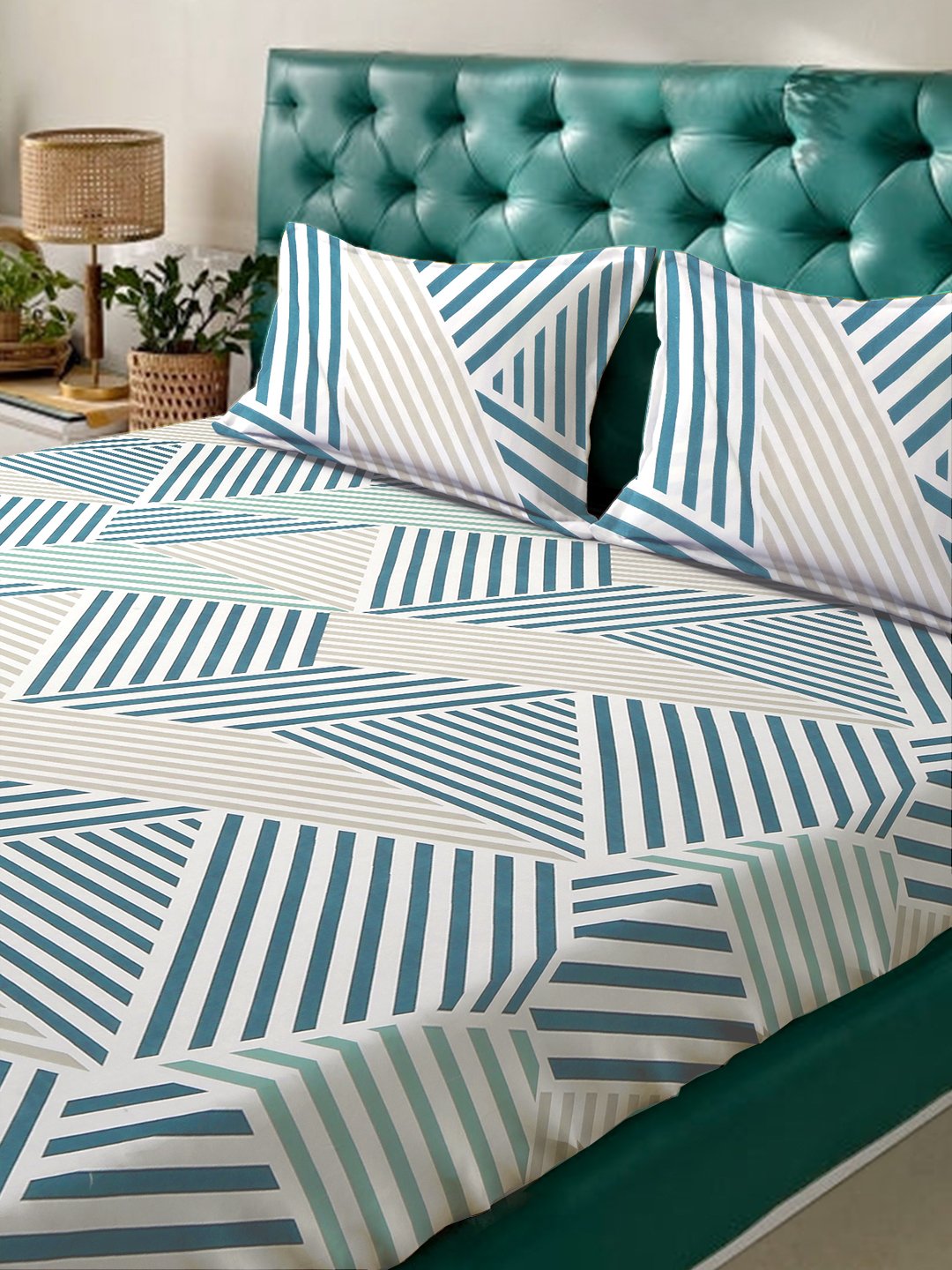Green Geometric  300 TC Cotton Blend Double Bedsheet with 2 Pillow Covers