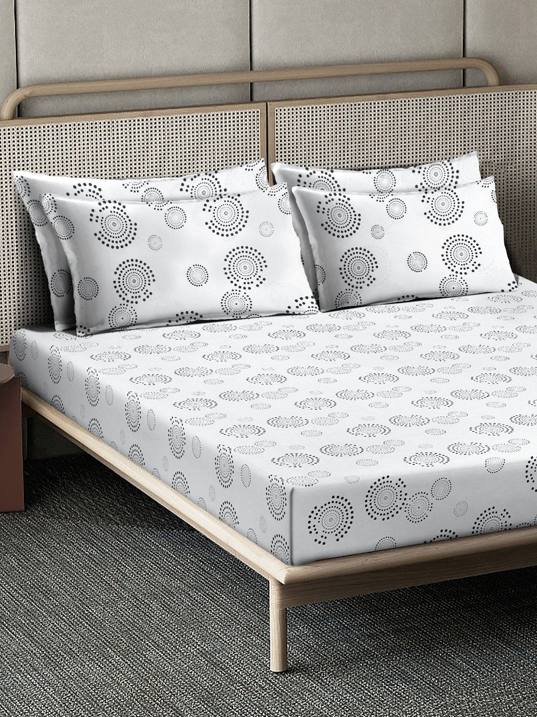 OffWhite Floral 400 TC Pure Cotton Fitted Super King Double Bedsheet with 4 Pillow Covers