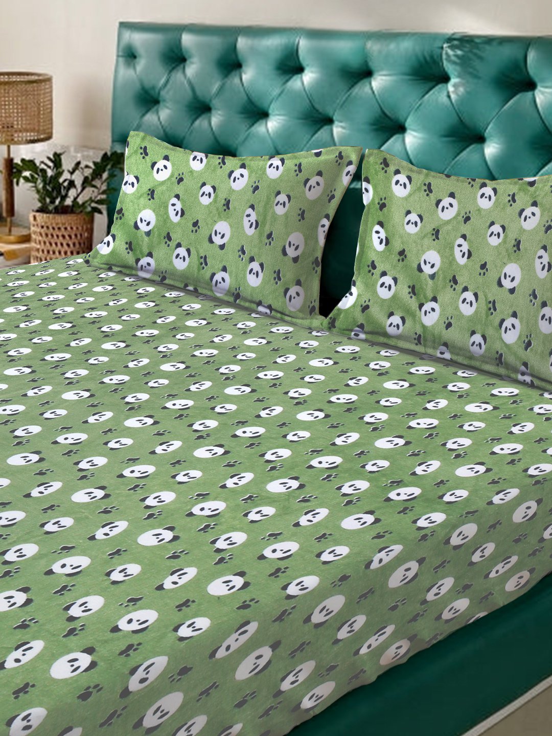 Green Cartoon Characters Woolen Double Bed Sheet with 2 Pillow Covers