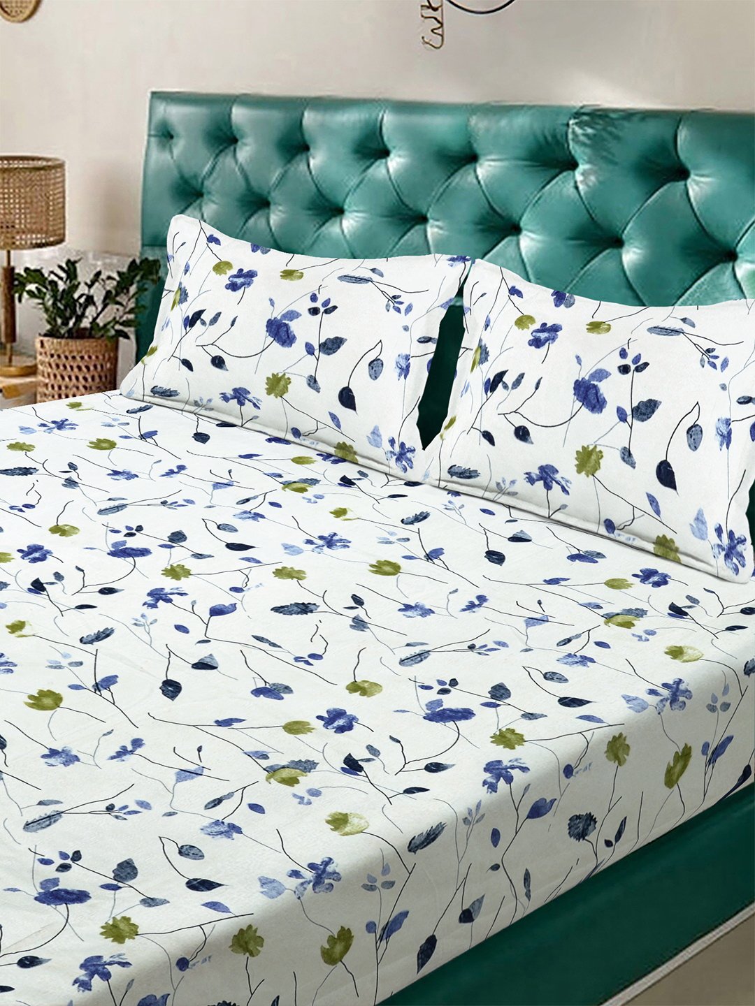 White Floral 300 TC Cotton Blend Double Bedsheet with 2 Pillow Covers