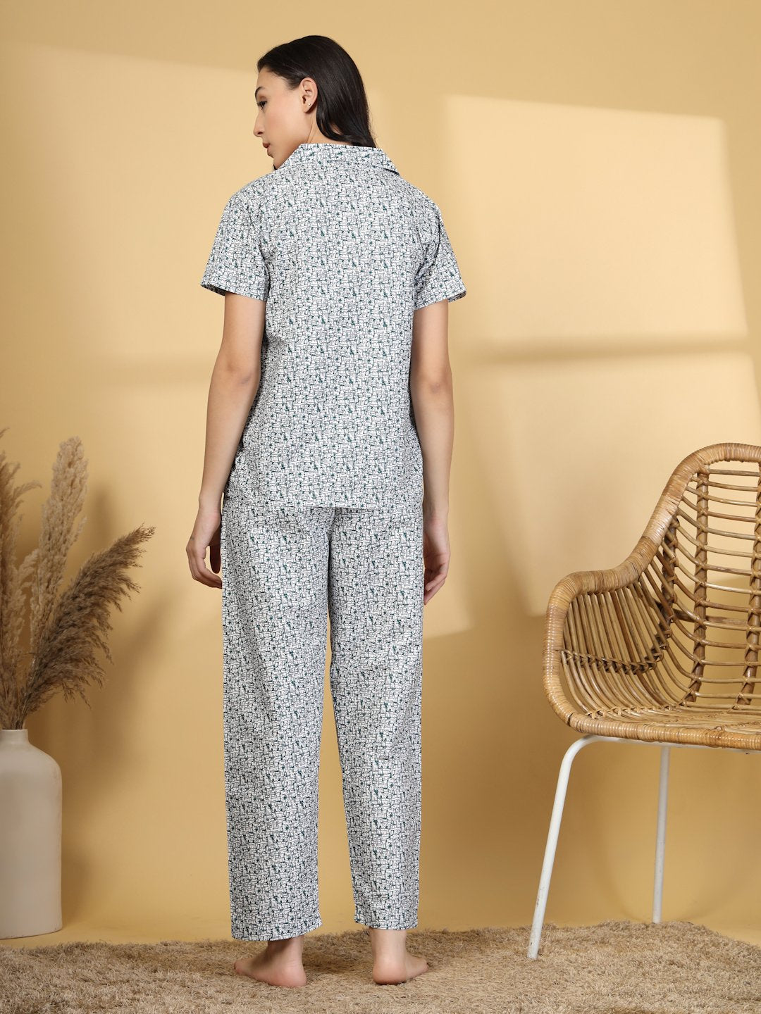 Women Green Abstract Pure Cotton Night Suit