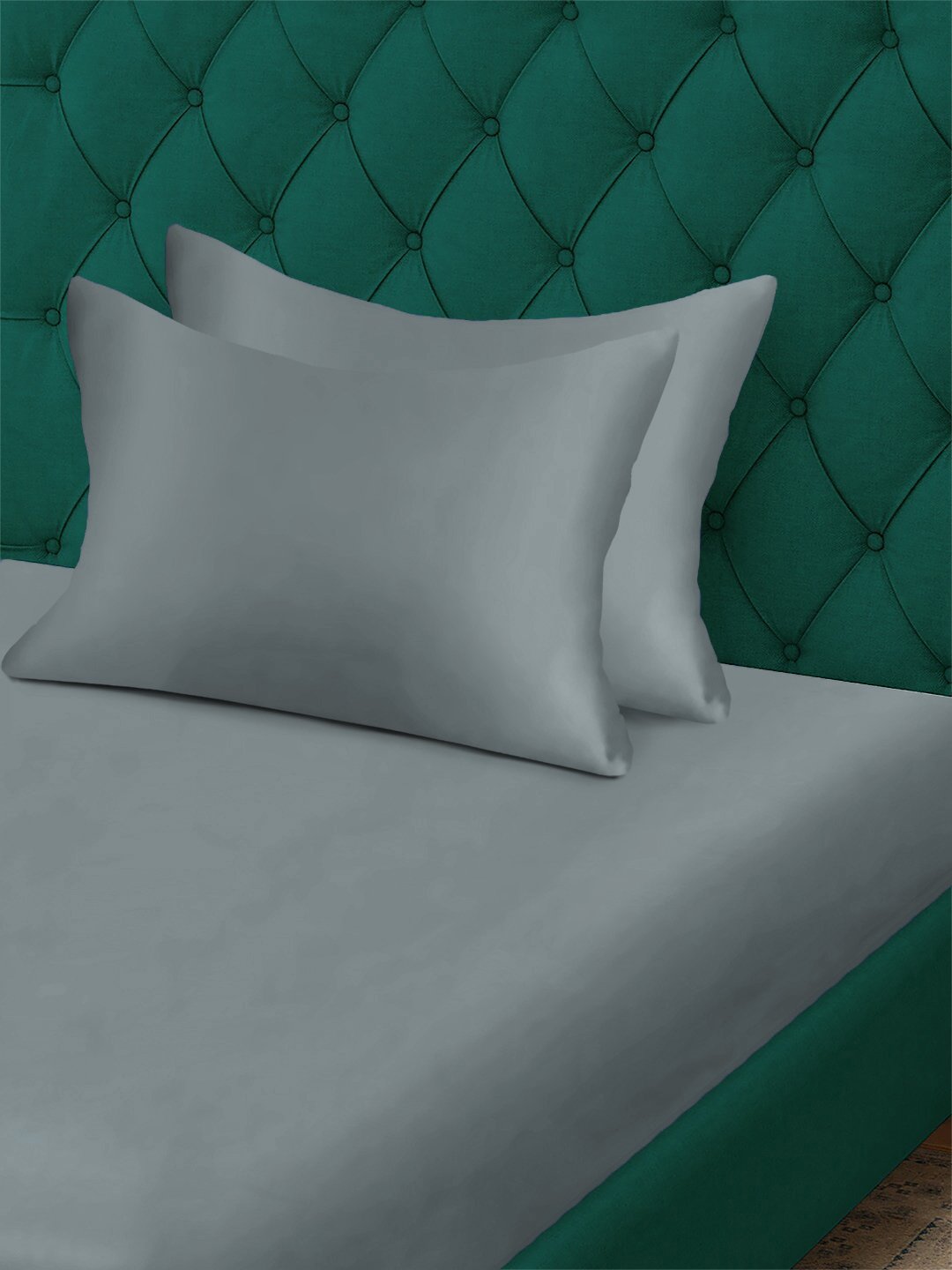 Grey Solid 300 TC Cotton Blend Single Bedsheet with 2 Pillow Covers