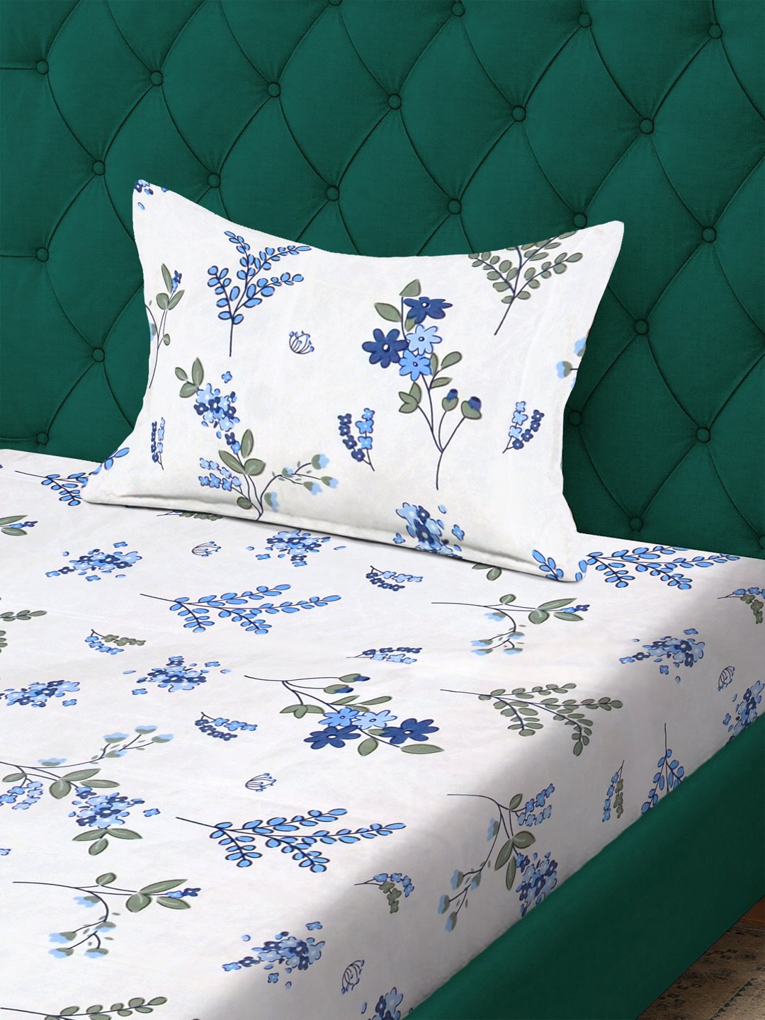 White Geometric 300 TC Cotton Blend Single Bedsheet with Pillow Cover