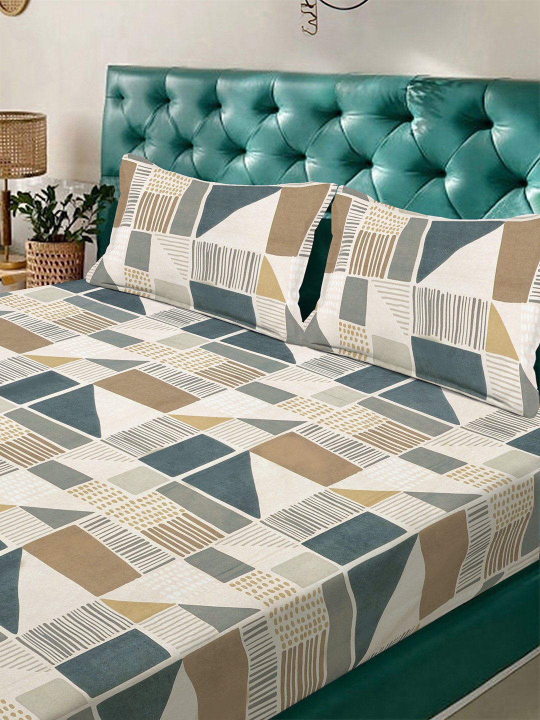 Multi Geometric 300 TC Cotton Blend Double Bedsheet with 2 Pillow Covers