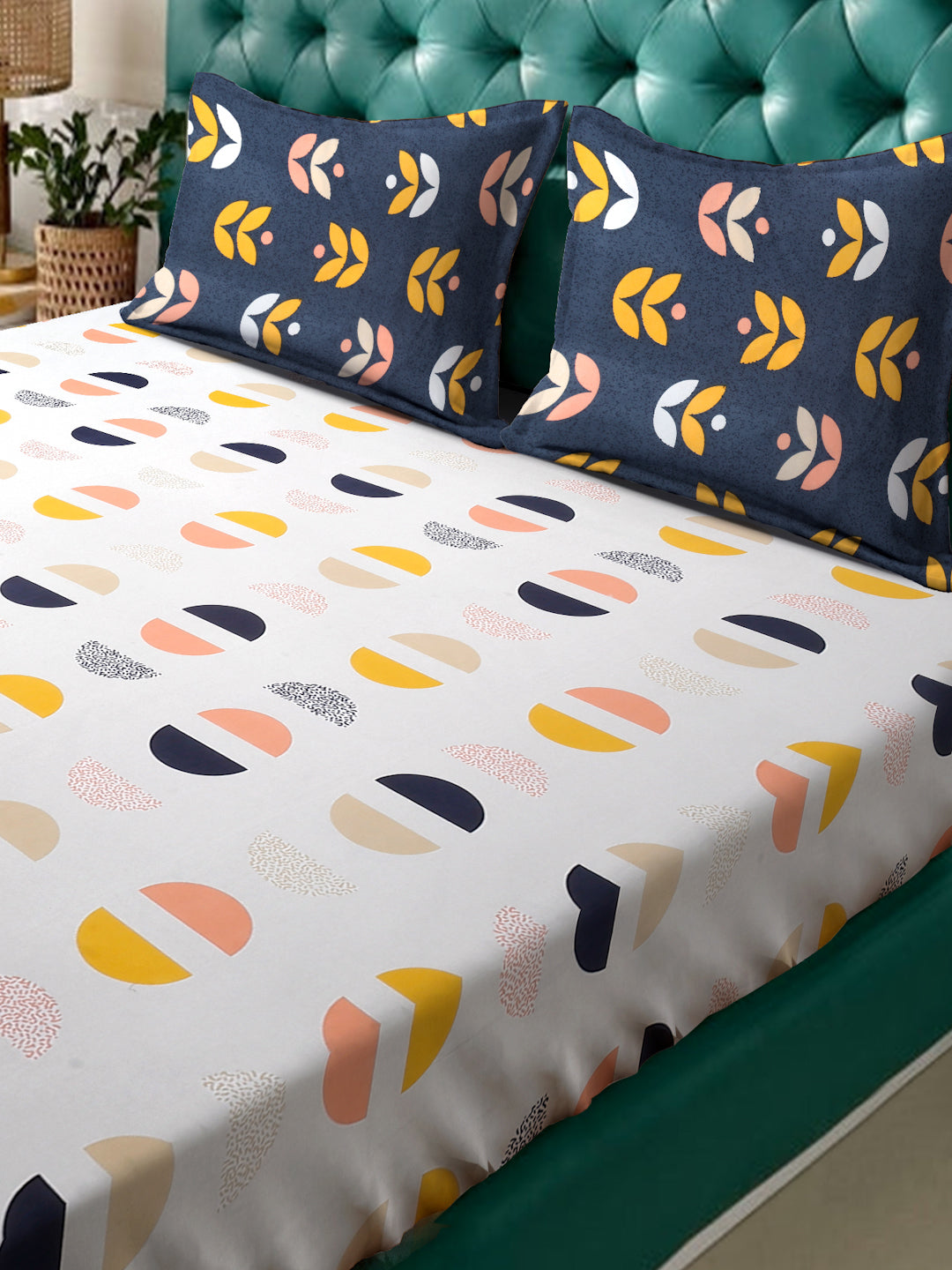 Klotthe White Geometric 300 TC Cotton Blend Double Bedsheet in Book Fold Packing
