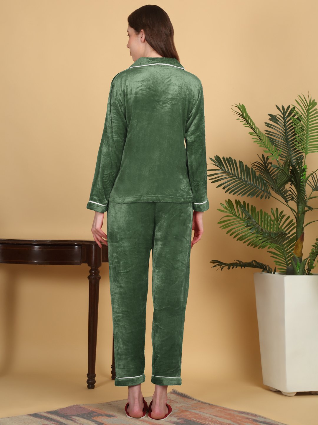 Klotthe Women Green Solid Woolen Night Suit