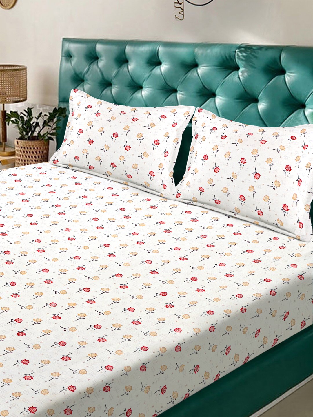 Cream Floral 300 TC Cotton Blend Fitted Double Bedsheet in Book Fold Packing