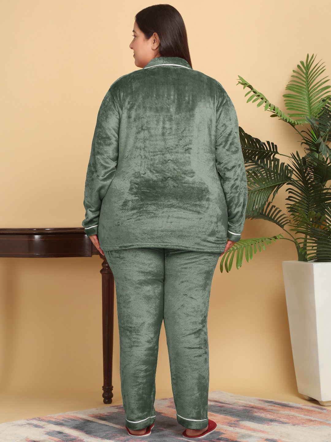 Women Green Solid Plus Size Woolen Night Suit