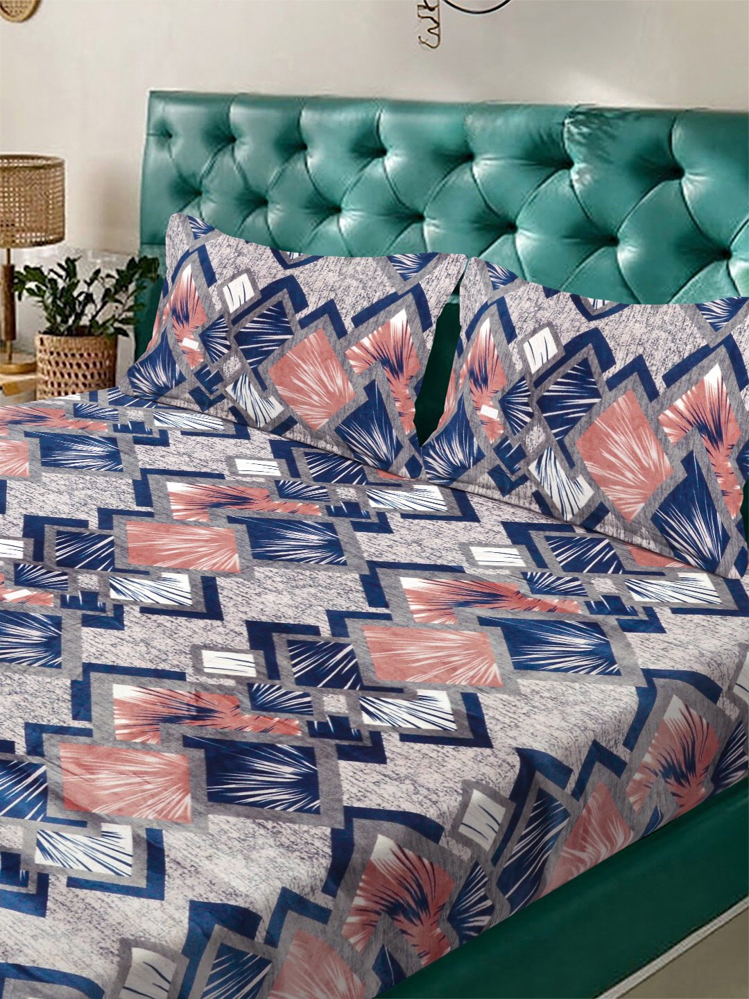 Multi Geometric Fitted Woolen Double Bedsheet with 2 Pillow Covers