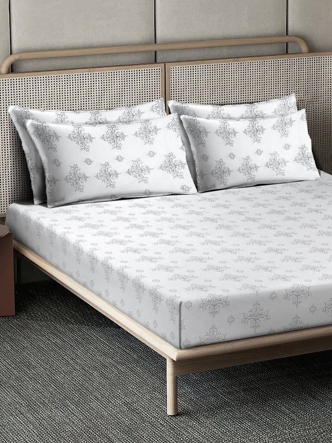 OffWhite Floral 400 TC Pure Cotton Fitted Super King Double Bedsheet with 4 Pillow Covers