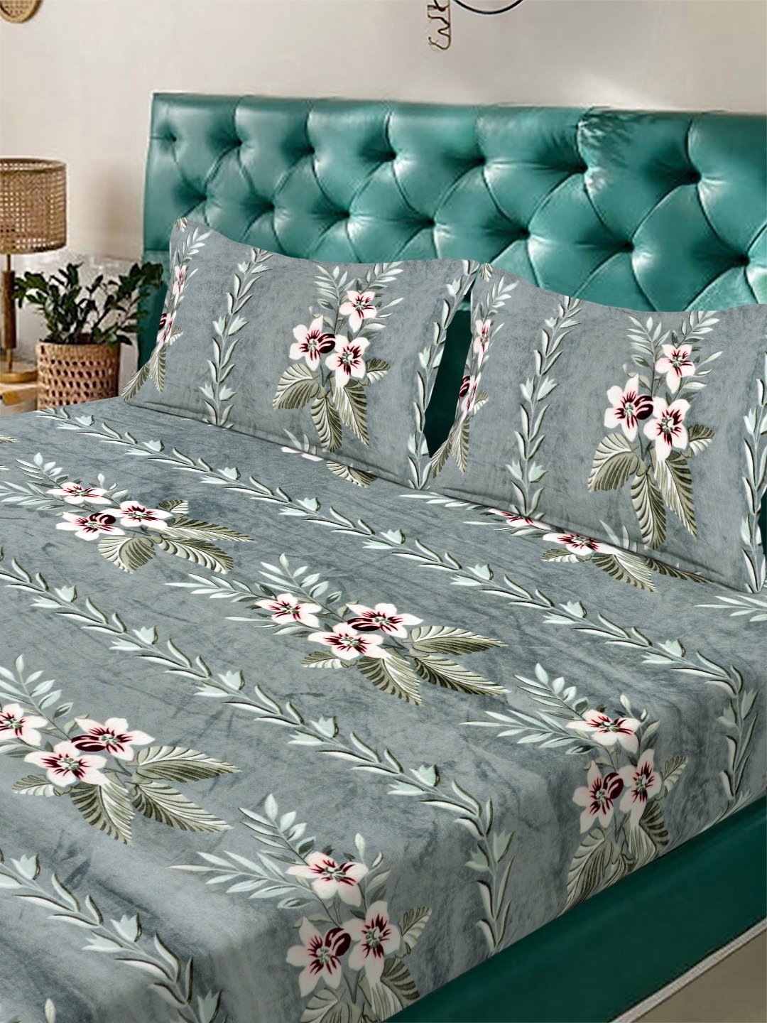 Green Floral Fitted Woolen Fitted Double Bedsheet with 2 Pillow Covers