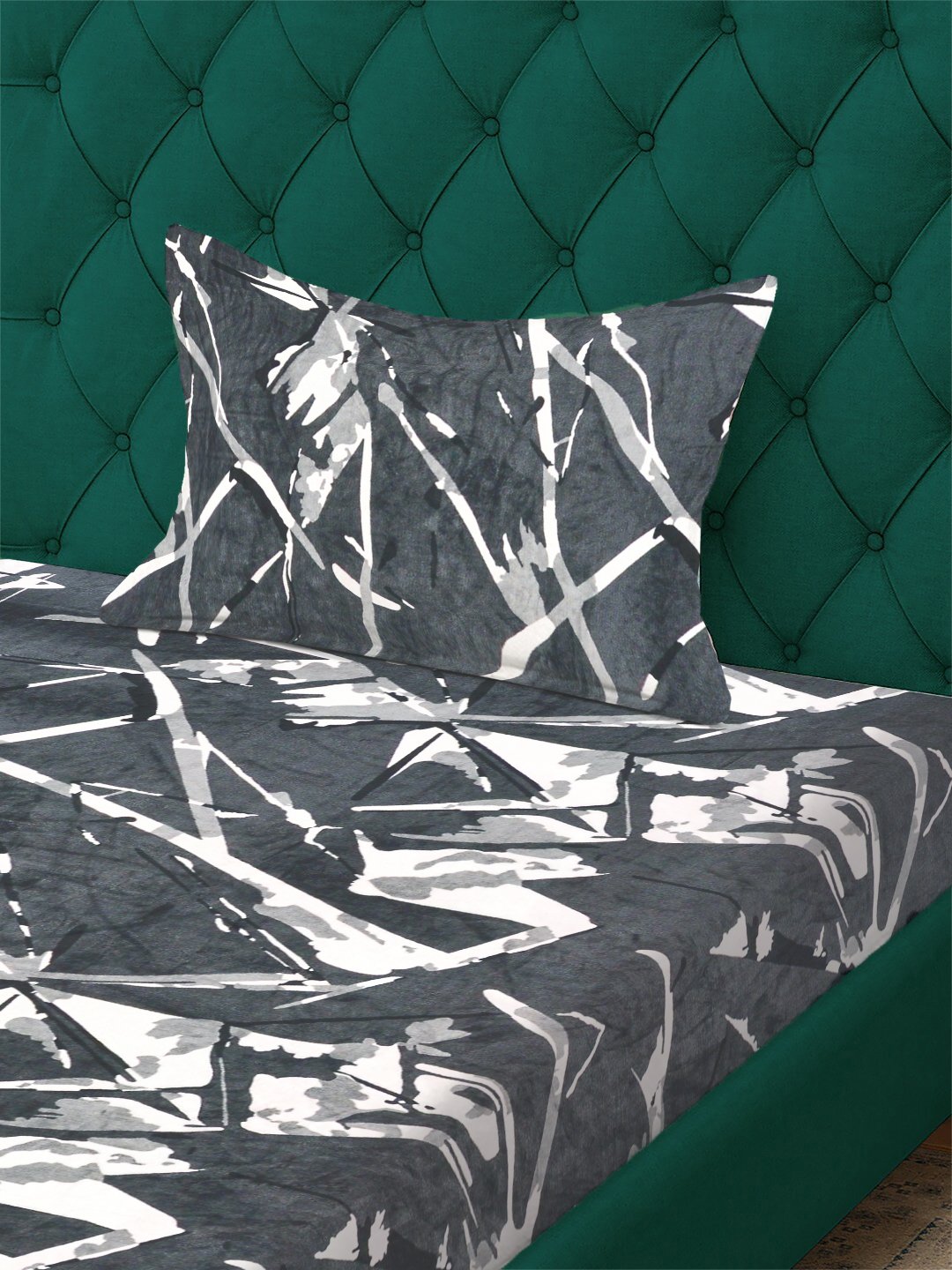 Grey Geometric Woolen Single Bedsheet with Pillow Cover