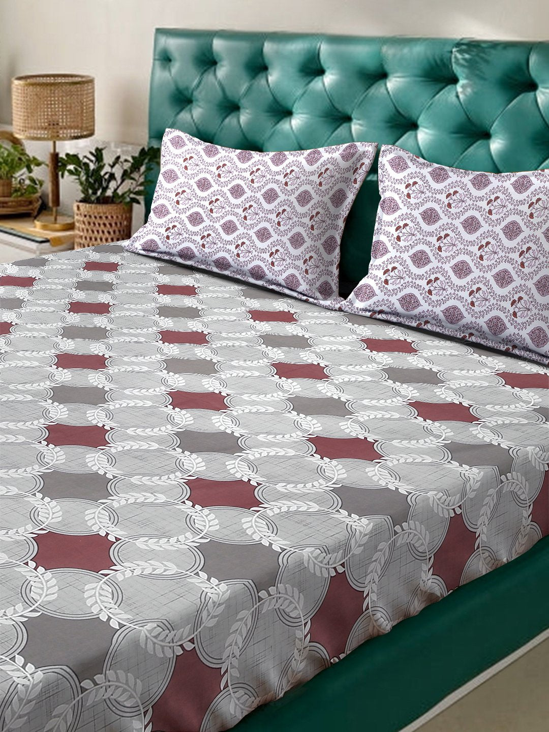 Grey Geometric 400 TC Pure Cotton Double Bedsheet with 2 Pillow Covers