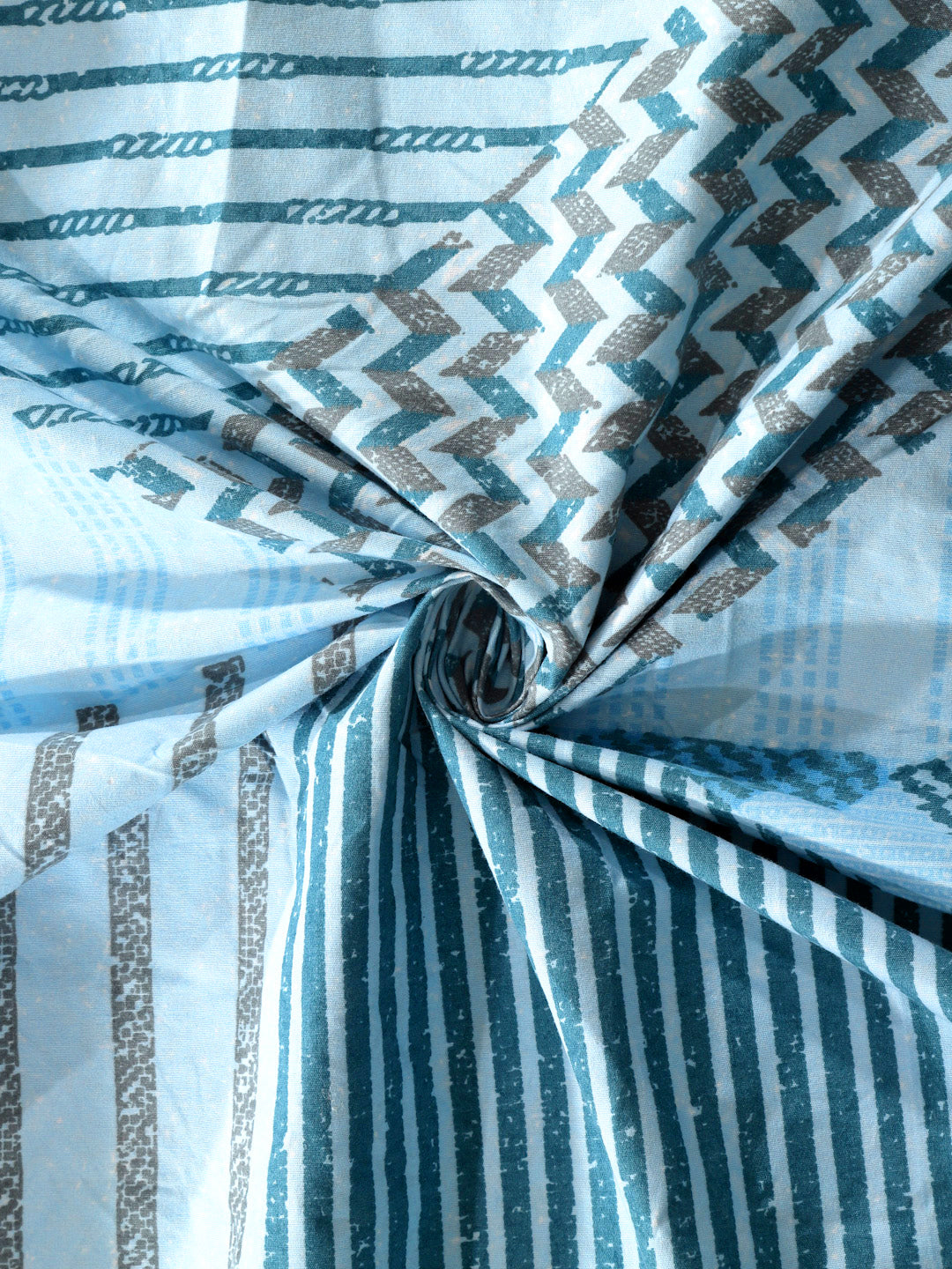 Klotthe SkyBlue Geometric 300 TC Cotton Blend Fitted Super King Double Bedsheet with 2 Pillow covers