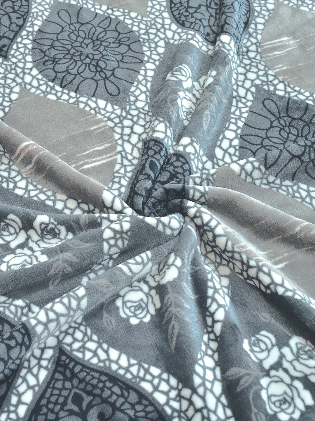 Grey Geometric Woolen Double Bedsheet with 2 Pillow Covers