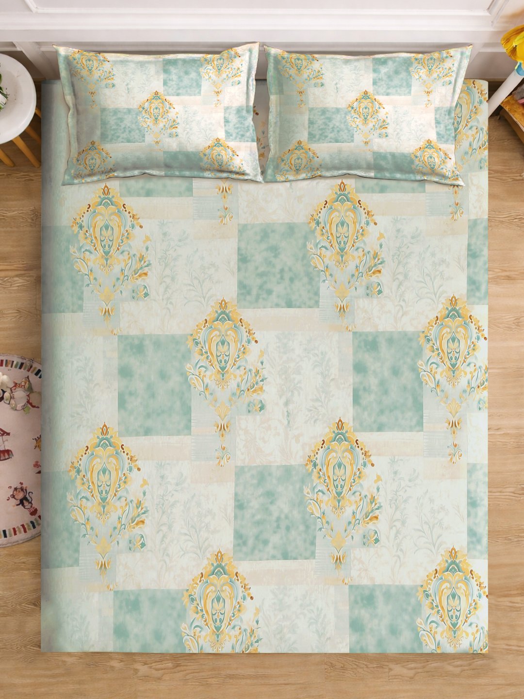 Green Digital Geometric Printed Cotton Blend Double Bedsheet with 2 Pillow Covers